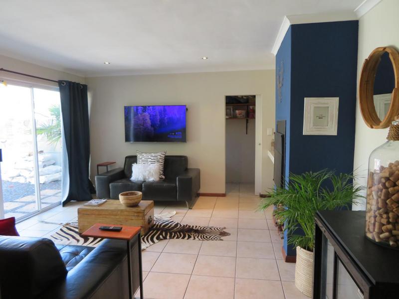 To Let 3 Bedroom Property for Rent in Eikenbosch Western Cape
